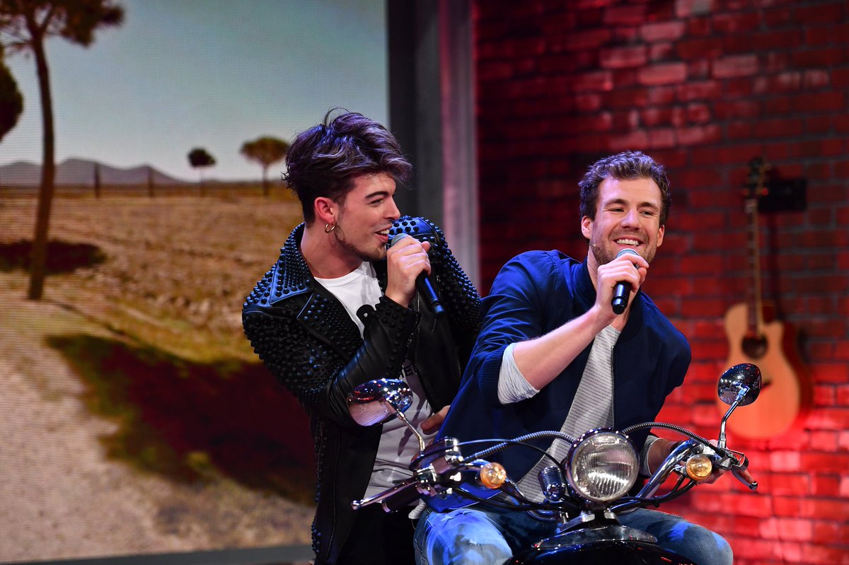 TheKolors's tweet photo. Domani sulla tv tedesca nello spettacolare #LUKDieWocheundich dalle 22:45 💥 💥 💥 Info https://t.co/saZv9YVano
Foto: Willi Weber/Brainpool https://t.co/WQJOQe34Zc