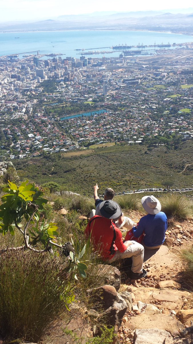 warlockracing's tweet photo. Another beautiful day on Table Mountain today. India Venster with some American sailors in town. Nice to talk sailing again...on a mountain! https://t.co/cdwa6uDZTy