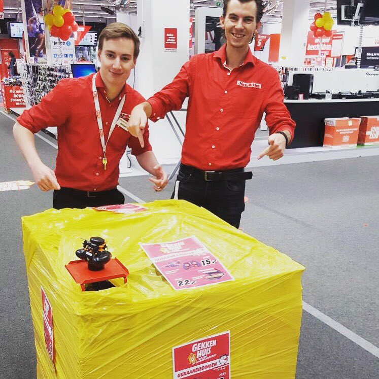 We hebben tot 16.00u 2 spectaculaire #uuraanbiedingen! Zoals de Denver #Quadcopter van €29,95 voor €15!! #gekkenhuis