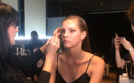ST_LifeTweets's tweet photo. Models get the signature thumbprint eyeliner look just before the Jason Wu show at #SGFW2017 https://t.co/H9yySFS30u