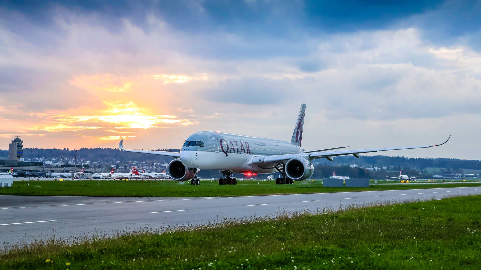 Qatar Airways Our Airbus A350 Is A Beauty On The Ground At Zurich Airport Pc Zuerichspotter Instagram T Co K4yrh Twitter