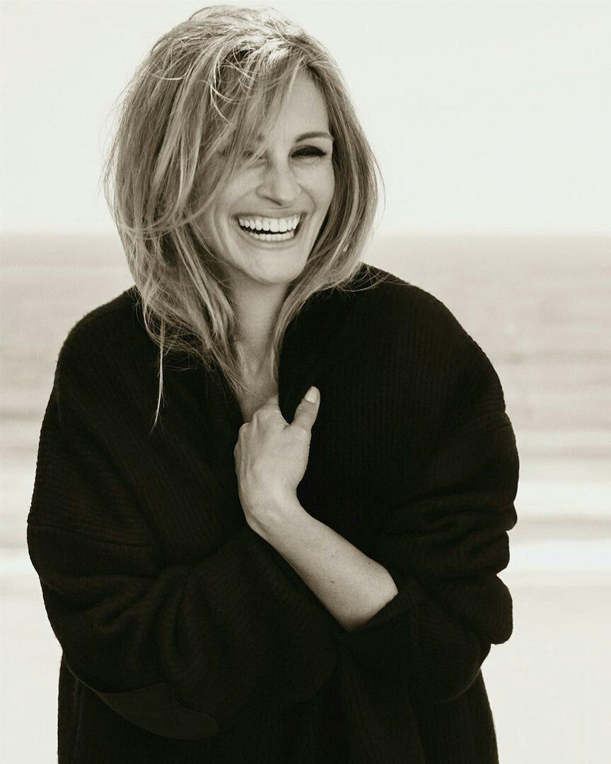 HAPPY BIRTHDAY  
   JULIA  ROBERTS- 28.10. 