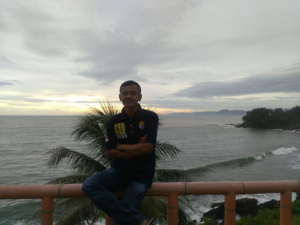 gsc_farhan's tweet photo. Jangan menyerah atas impian, impian memberi tujuan hidup. "sukses bukan kunci kebahagiaan, kebahagiaanlah kunci sukses"
#JanganLupaBahagia https://t.co/yEAfUCSpqn