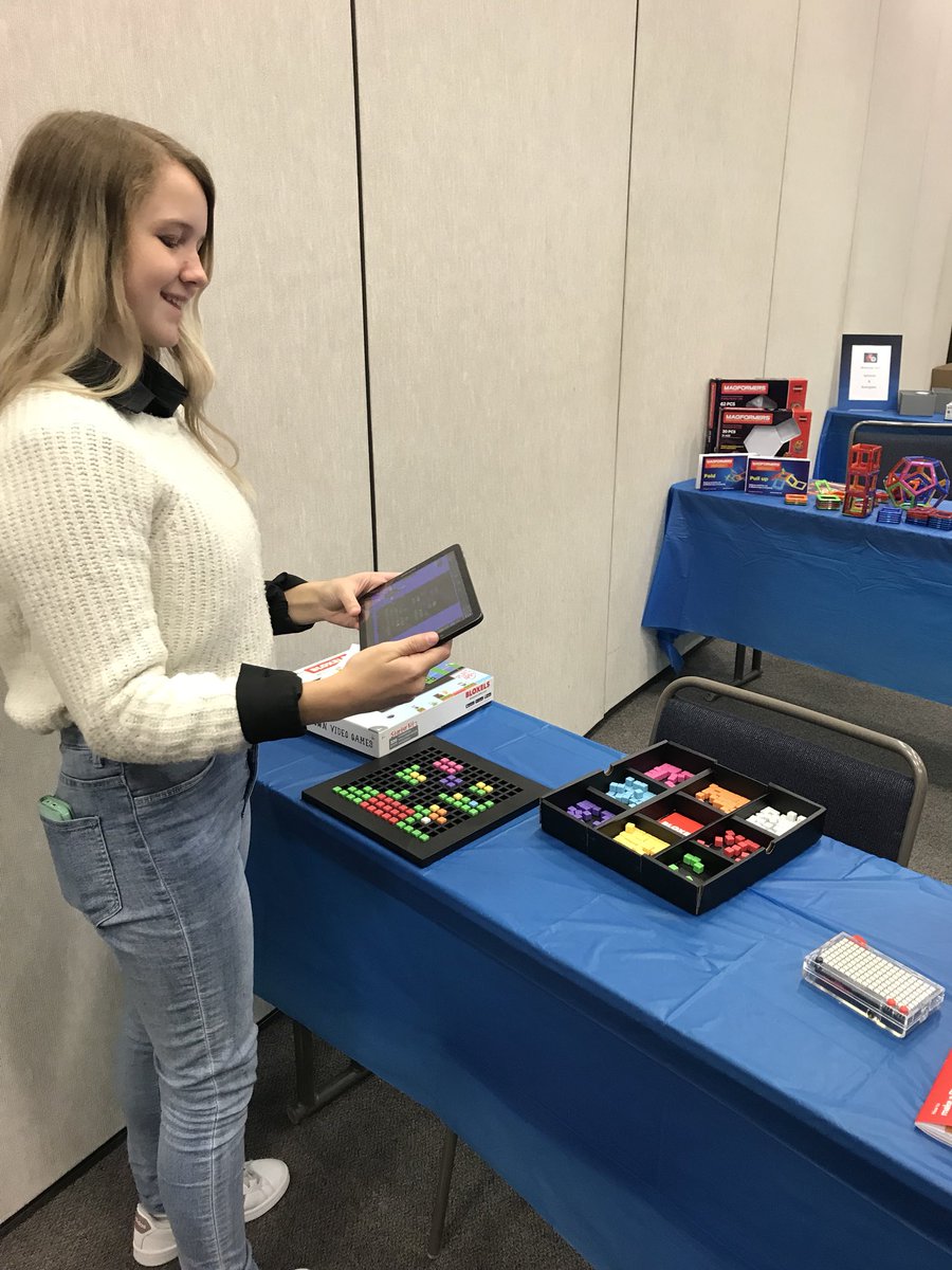 kmcquaid1's tweet photo. Mini maker Bloxels #libexpo17 https://t.co/UbFNc1cCUp