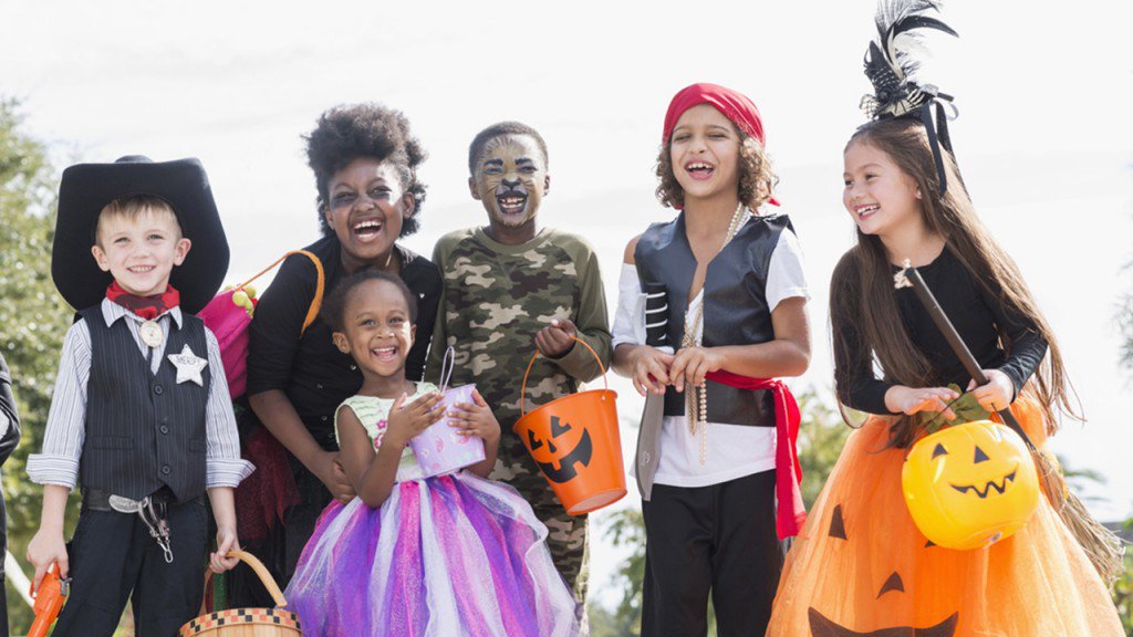 Todaysparent's tweet photo. "They're just kids, let them wear what they want!" isn't a thing anymore. Is your kid's costume offensive? Find out: https://t.co/Umh6v5XsfC https://t.co/QMbr0JzQMZ