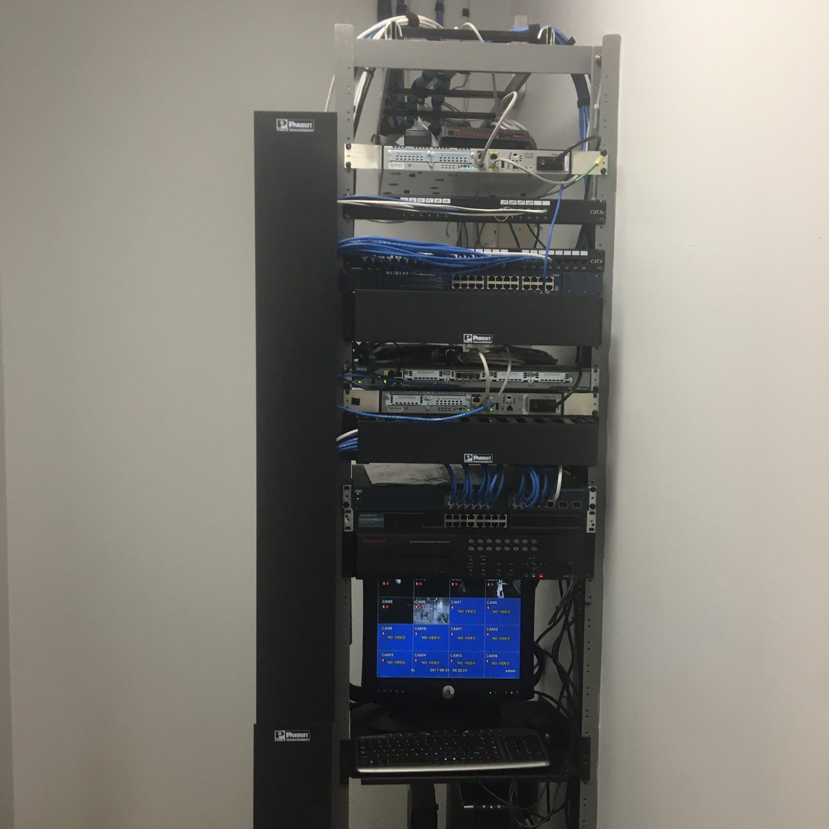 CablingAustin's tweet image. #structuredcablingAustinTx #voiceanddatacabling #cat6officecablingquote #AustinCablingSystems 512-574-1288 office data cabling 512-574-1288