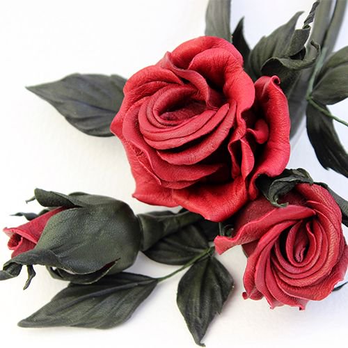 LondonHatWeek's tweet photo. We're so happy that @SvetaFaulkner will be teaching her #leatherrose course at #LHW18! https://t.co/NRi3kpNKvD #millinerymasterclass https://t.co/RsglCTSpyO