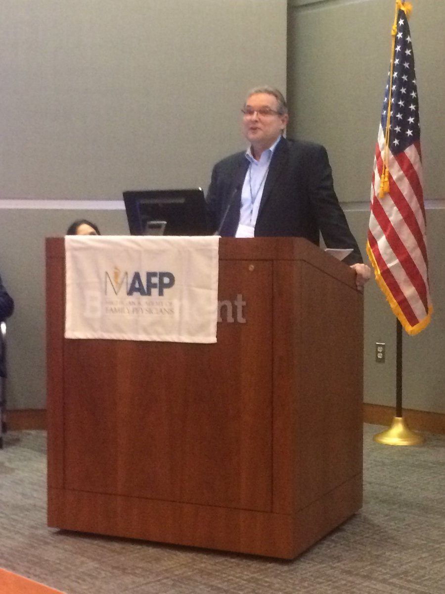 MIFamilyDocs's tweet photo. #FamilyPhysician Dr Paul Misch @OUWB talking w/ #MedStudents about his love of #FamilyMedicine at #MiFFM https://t.co/mrgV77lKIg