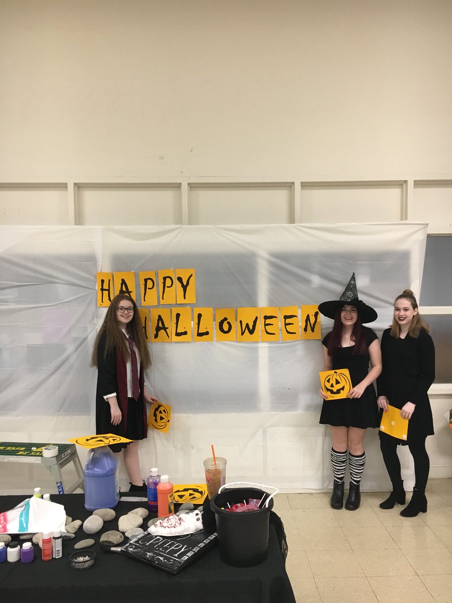 SSVTAPAubrey's tweet photo. Haunted Hallows @ SSVT  10-2 Today. Staff &amp; students  are preparing for your arrival. Arts &amp; crafts, movies, games and of course candy! https://t.co/VcbxuXD6JQ