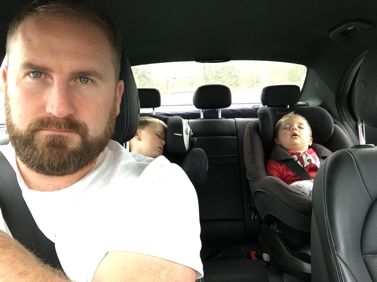 DanWCoops's tweet photo. Refuse to enter #ShiteRose so sat outside in car with the lads..... #shockingplace https://t.co/O1O1j1gEZ6