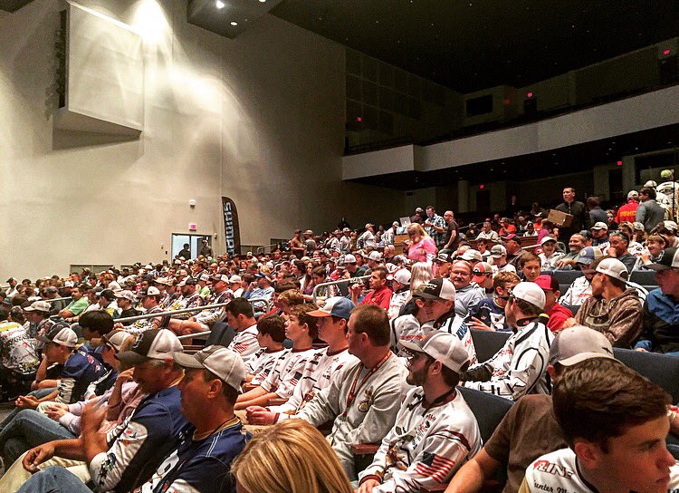 ryangloer's tweet photo. Love this family! Had the great honor of speaking at the 2017 Riley's Cup last night. Fishermen everywhere! Tournament starts today. https://t.co/gqMuZxJmkY