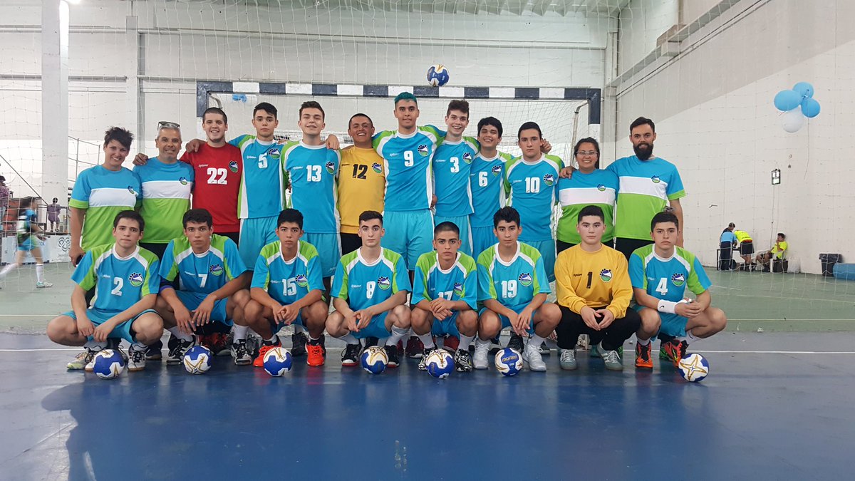CAHandball's tweet photo. #Juveniles2017 Mirá los últimos minutos de Neuquén - Lagos del Sur, la Final del Argentino "B" Masculino en https://t.co/BLAjiXDONg https://t.co/1UlTGS9SFX