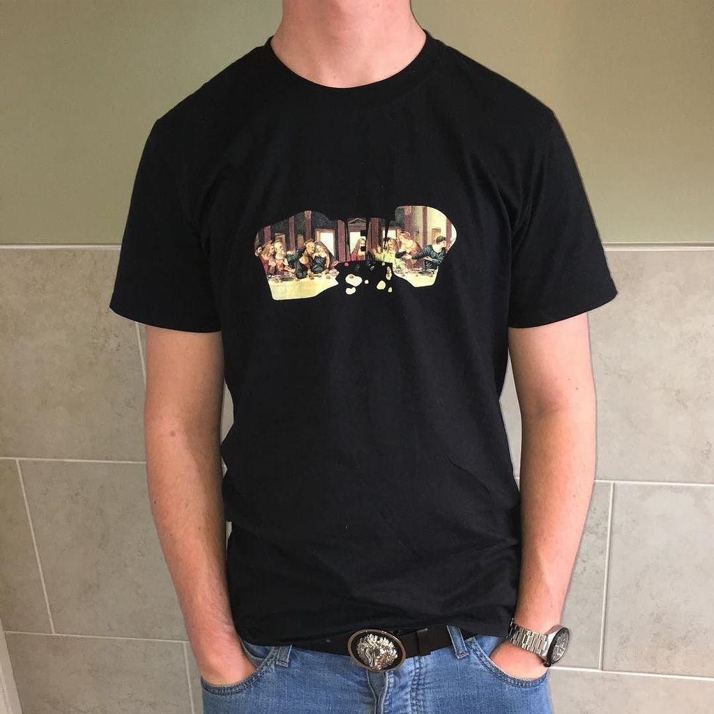 BreakBreadLDN's tweet photo. Last Supper Black T-Shirt🍞 £20 now! LINK IN BIO!🔌 Almost out of stock!🤷‍♂️🗣❤️ #break #bread #grmdaily #clothessale… https://t.co/AYCnV42uxc https://t.co/kDul6WtraY