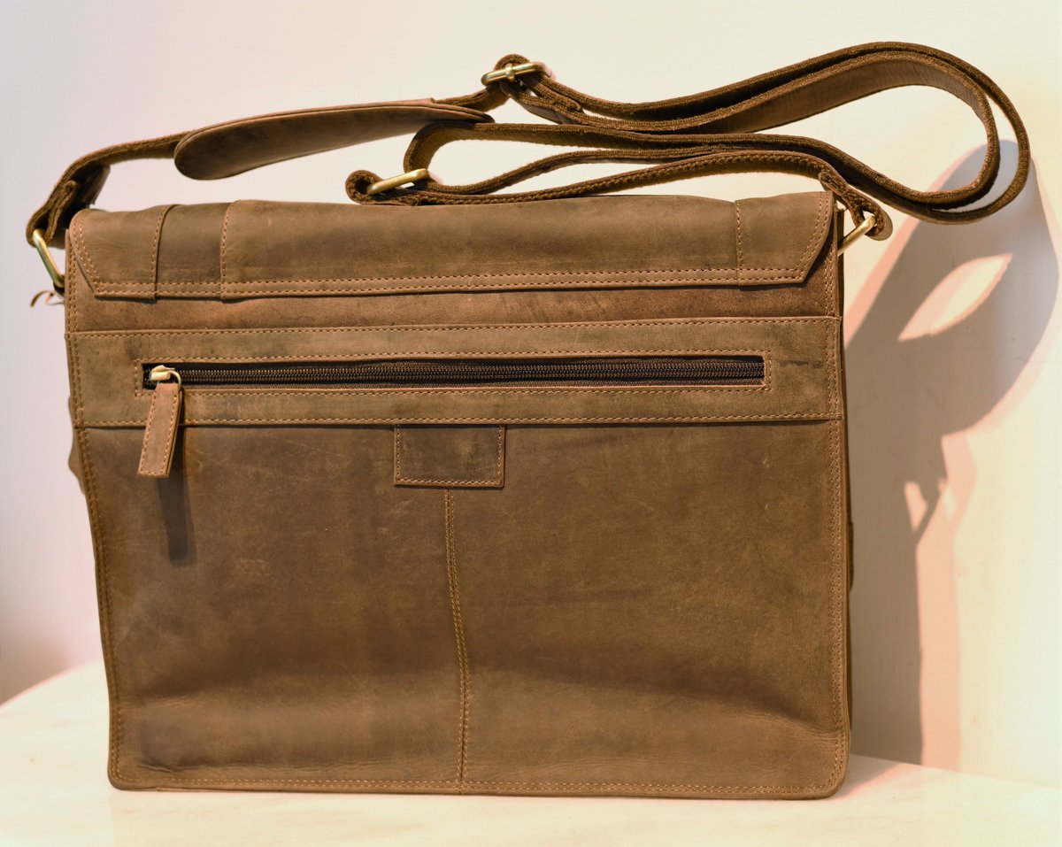 MarcheMade's tweet image. Fancy and smart. Big enough for your laptop and everything else you take to work. Selling quickly, grab yours now on frommarche.com