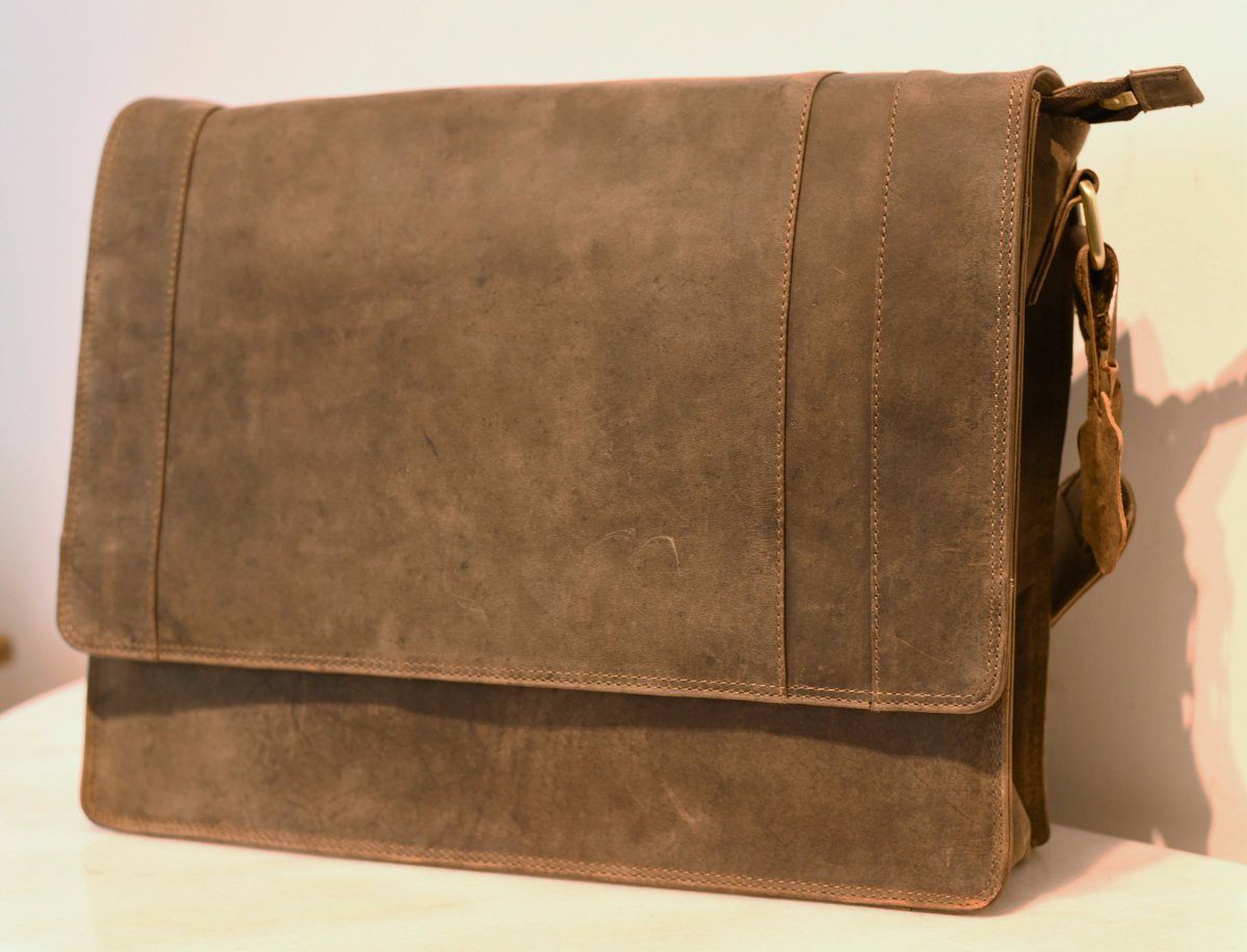 MarcheMade's tweet image. Fancy and smart. Big enough for your laptop and everything else you take to work. Selling quickly, grab yours now on frommarche.com