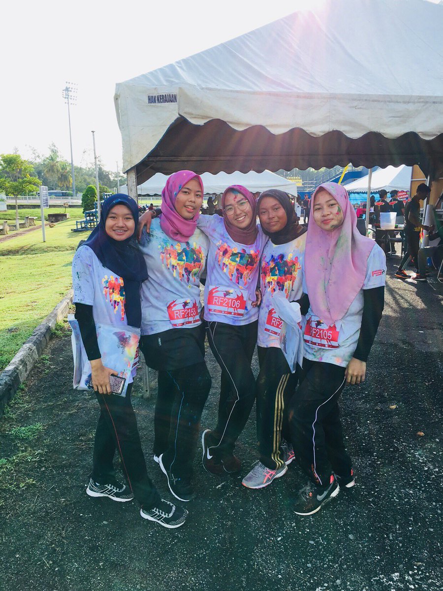 heyeyna's tweet photo. Geng perform kasi padu 🔥 #ARF2017 ATxSR https://t.co/7ibfOLA1wn