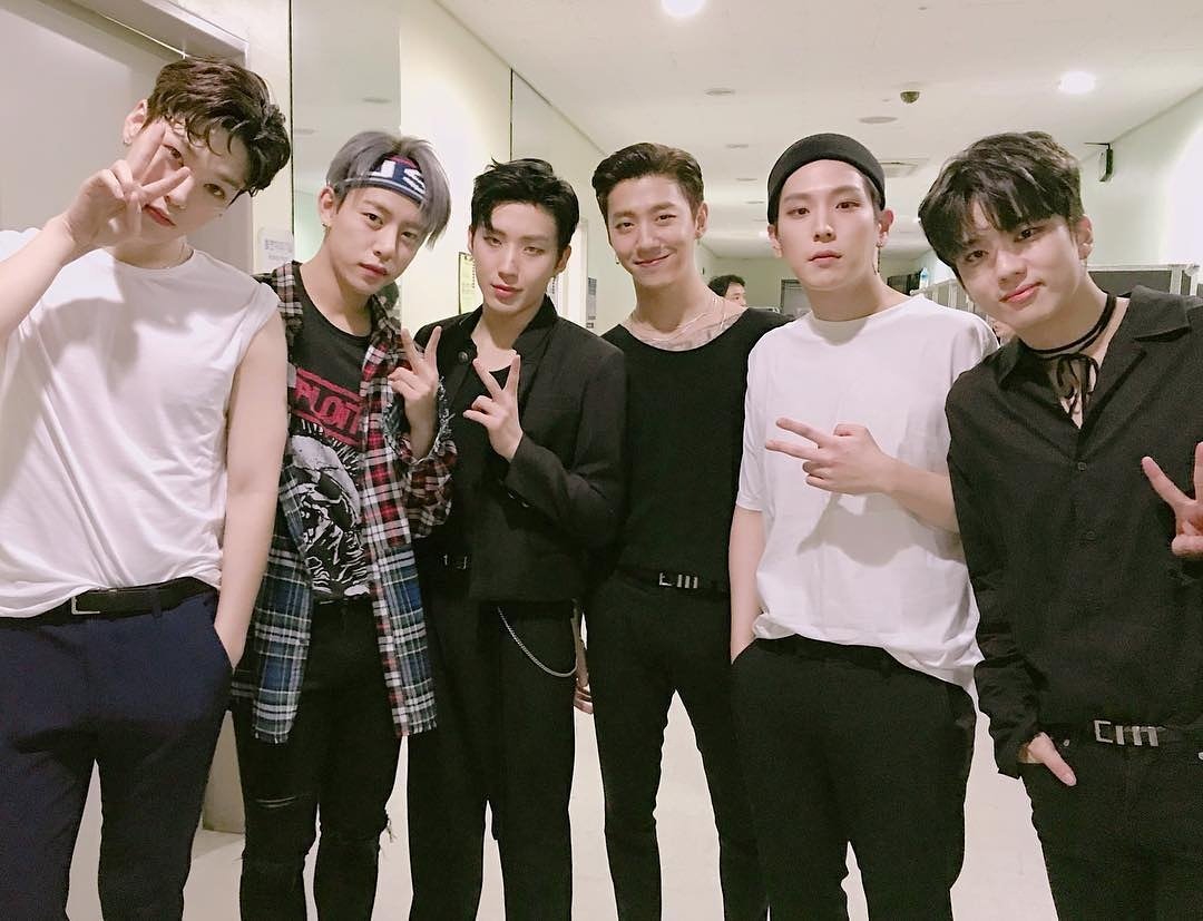 BAP_Vault's tweet photo. [TRANS] 171028 worldwide_bap posted a photo of B.A.P members!

See you tomorrow too💕 https://t.co/3e7DxR824X