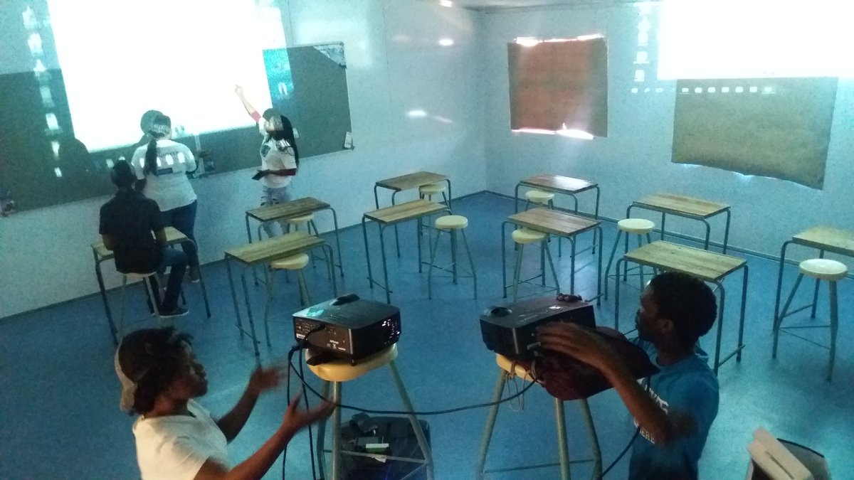 IkhweidenP's tweet photo. can't find a job,create one!
Team at work.
let's be the change, together!
#ForTheYouthByTheYouth
#VLoom #Ikhweiden #edu #tech
👏👐🎬🎥📹💻📚📖📰 https://t.co/0sr0nazxox