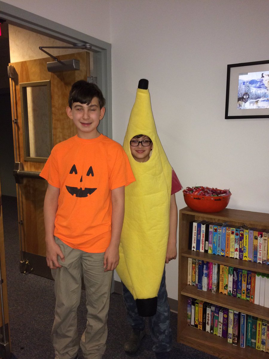 Smsbspa's tweet photo. Lots of fun was had at our Halloween Kids Night Out by our PreK - 5th graders and alumni too! https://t.co/VQQ6I0WB5G