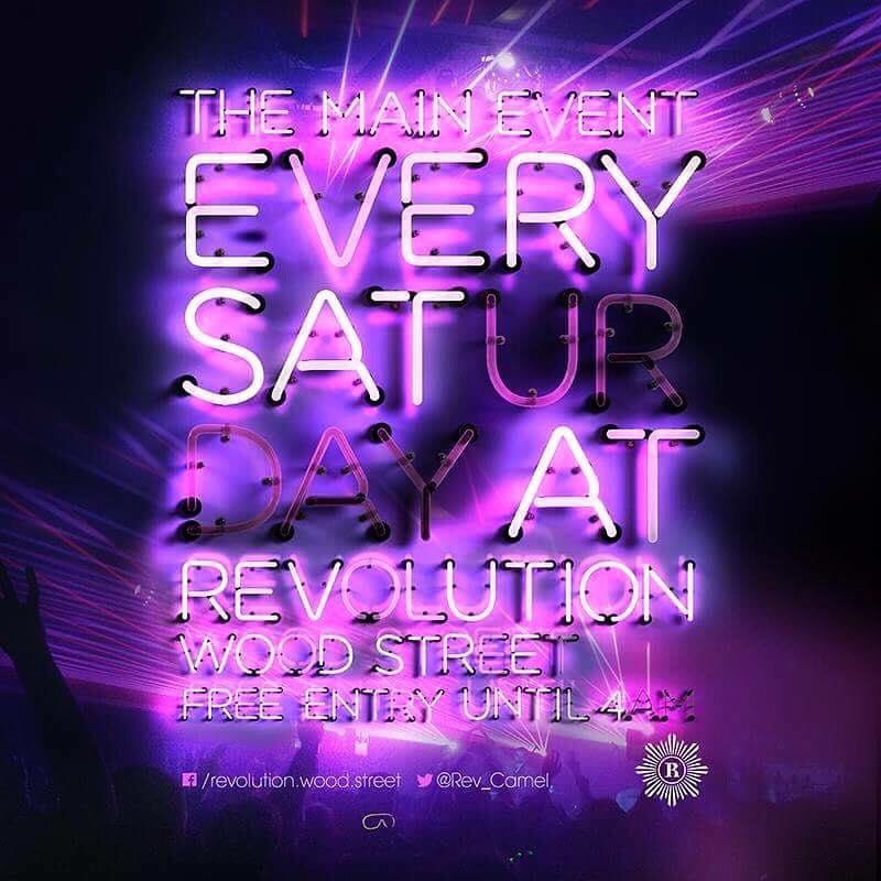 Massive night at <a href="/Rev_Camel/">Revolution Late</a> 🍾🍾 Warming up for @DanMitchell4 then taking over for the last night in Camel Club at midnight! 🐫🔥
