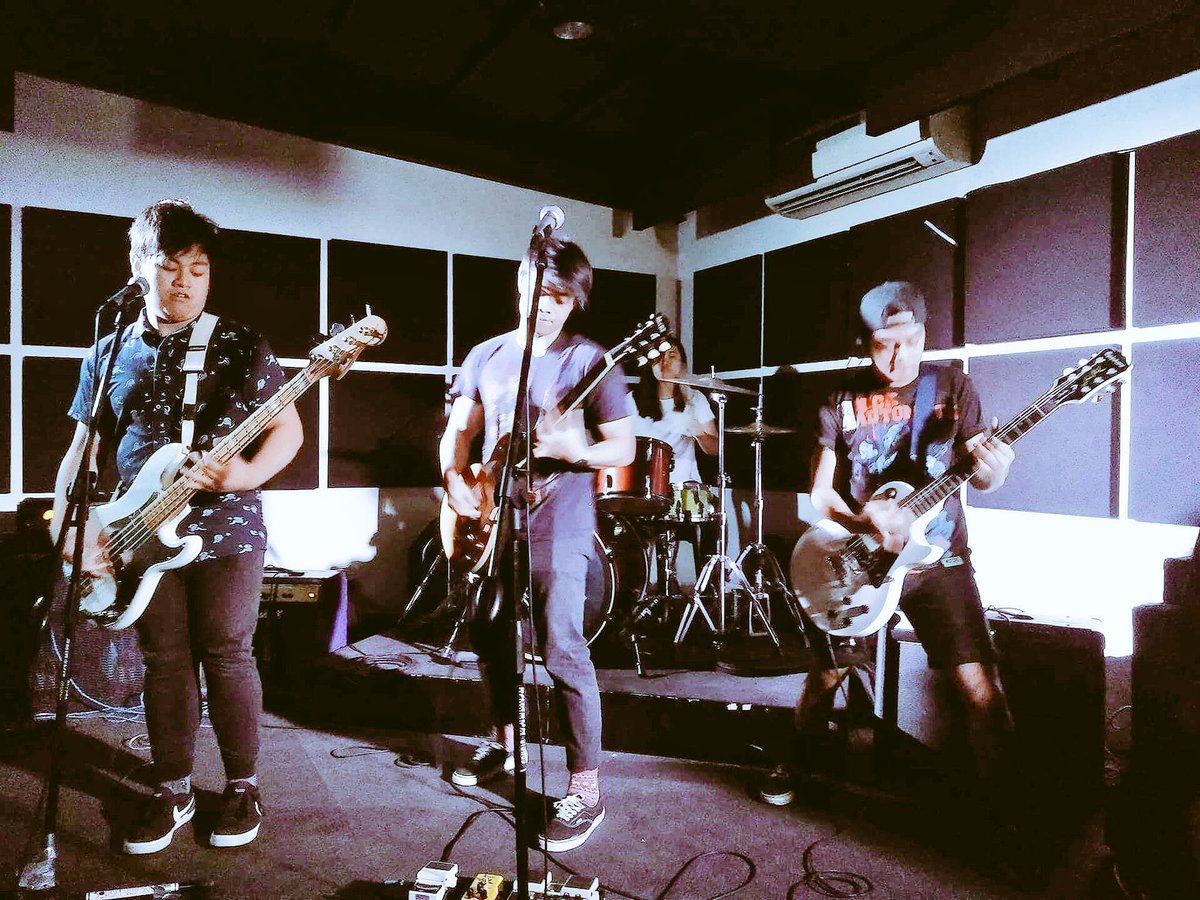 tnde_lb's tweet photo. Unang first gig namin sa Skinny Mike's, BGC! Aw yis! ✨ https://t.co/QbH5t9bwC1