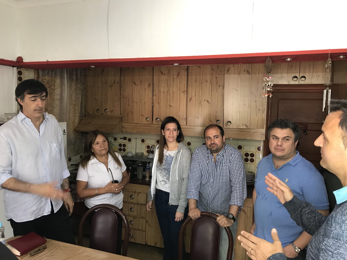SLopezMedrano's tweet photo. Con @estebanbullrich @danyreich @alonsolramiro volvimos a lo de Lili y Felipe a agradecerles por el apoyo en #SanMartín #CambiandoJuntos https://t.co/CN0P12xBhj