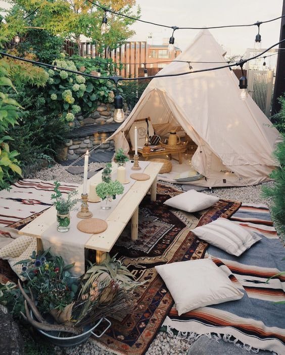AptTherapy's tweet photo. Fall is The Perfect Time to Go Glamping (&amp; Here's What You'll Need) https://t.co/nDmQD3Mm3A https://t.co/pWuPgbMsXe