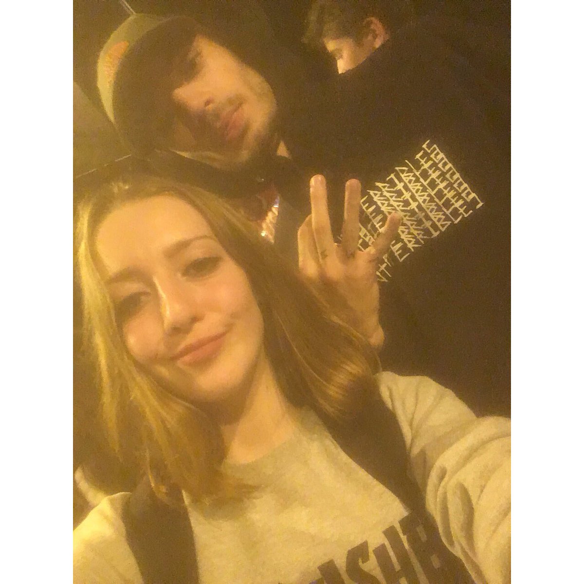 ApllmwaCassou's tweet photo. @Columbine2k16 le meilleur concert de ma vie, merci 1000 fois ❤️ https://t.co/XX8aZRyyZI