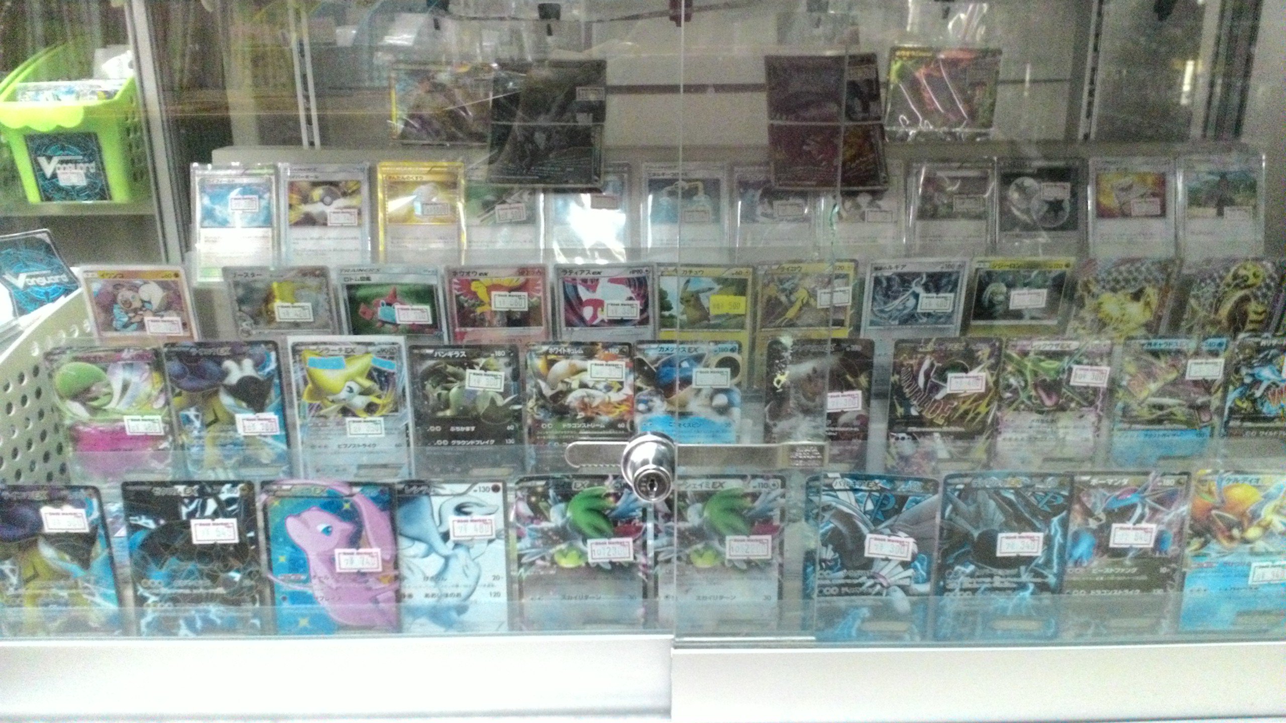 ブックマーケット打田店 ドラゴンボールヒーローズ 遊戯王 明日はトレカ ｏｆｆ最終日 トレカファンの来店お待ちしています 最近はポケモンカード ｄｍ バディファイトもたくさんあります 和歌山 本屋 買取 古本 ゲーム ｃｄ フィギュア
