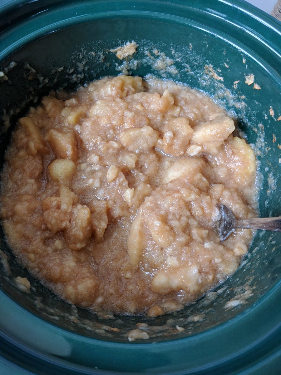 MsAniskoClutton's tweet photo. Fantastic sequencing activity from start to finish. Yum! Applesauce enjoyed by all! 🍎🍏 #classbondingtime https://t.co/UjMyuTMysH