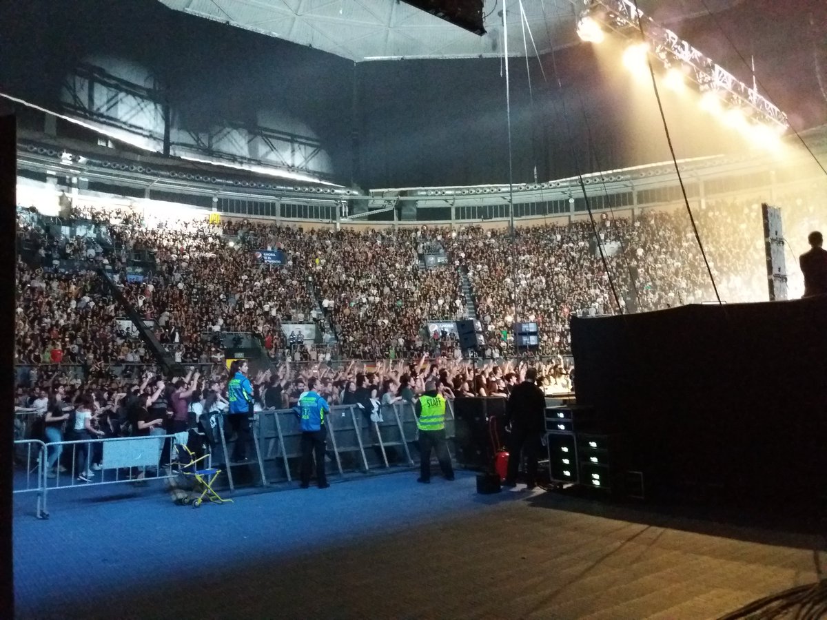 laraizband's tweet photo. Gracias y más gracias. https://t.co/gn4Dvu2jHE