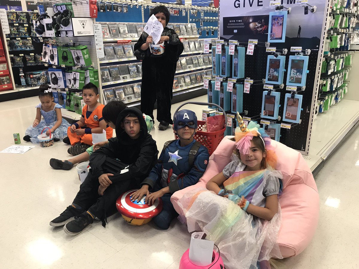 TacoatTarget's tweet photo. Trick or Treat Event at T2347🤗 https://t.co/HOaWXNzry4