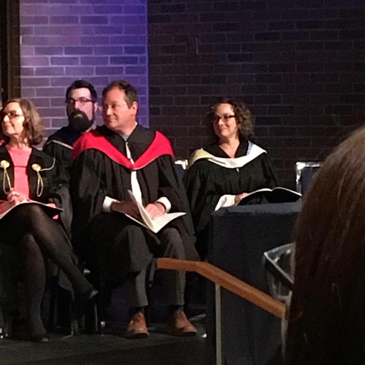 simonelarin's tweet photo. Walking across the stage so soon! All thanks to this fantastic woman on the right 🙆 @Science_Comm #voyageurs2017 https://t.co/45yvBtasnS