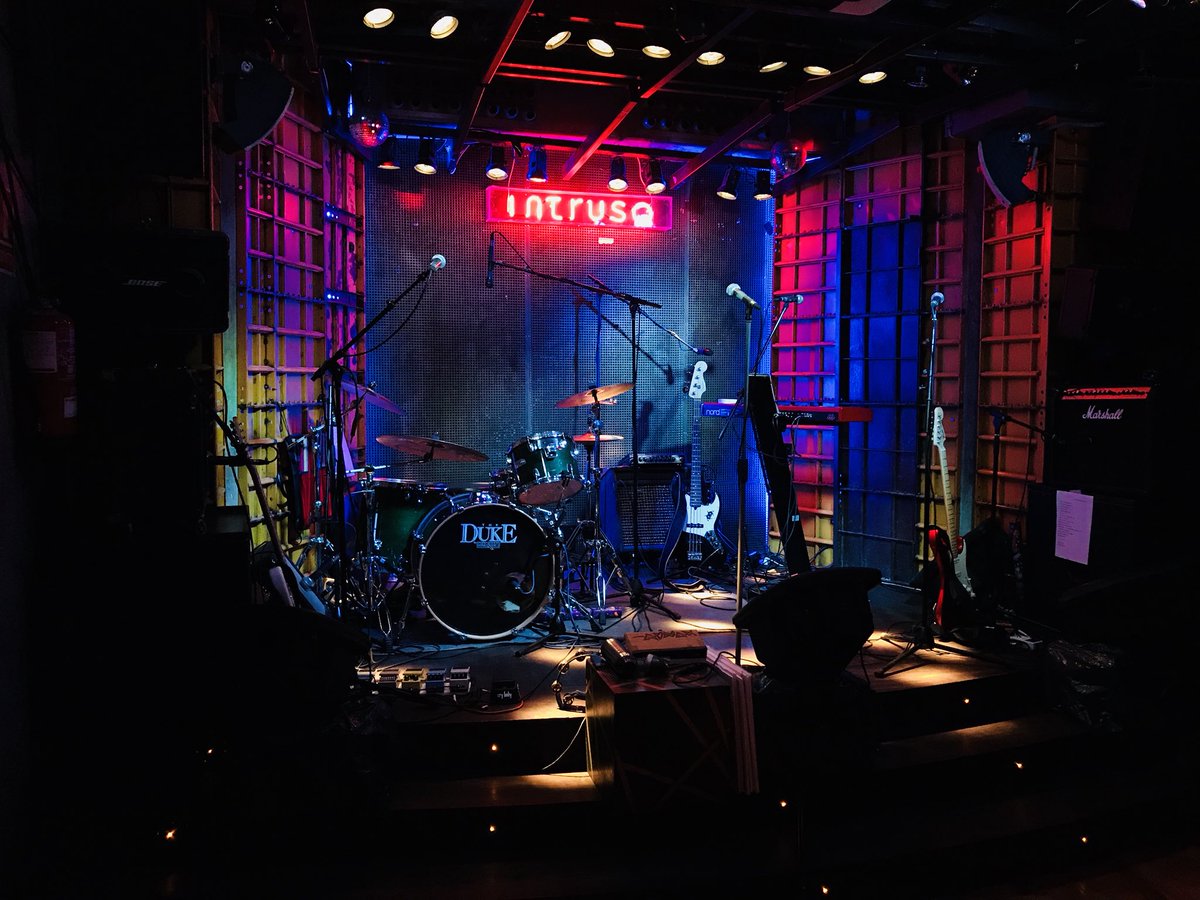 Remolachera's tweet photo. La calma antes de la #Tempestad... ¡sólo faltáis vosotros en @ElIntrusoMadrid! #Soynegroyestoyorgulloso #Soul #Rock https://t.co/XdoRfChBay
