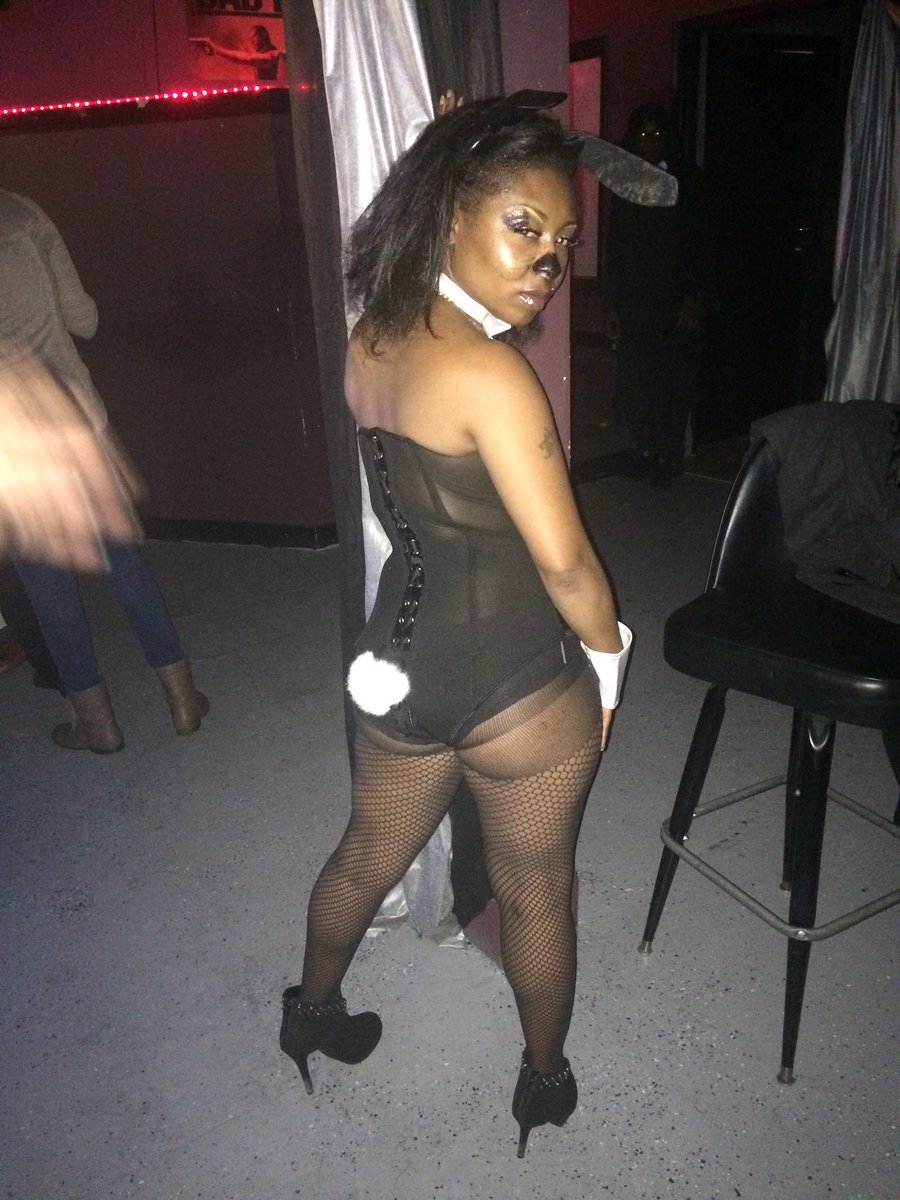 donna_dnero's tweet photo. Happy Halloween from Donna D' Nero https://t.co/u8TTheW70C