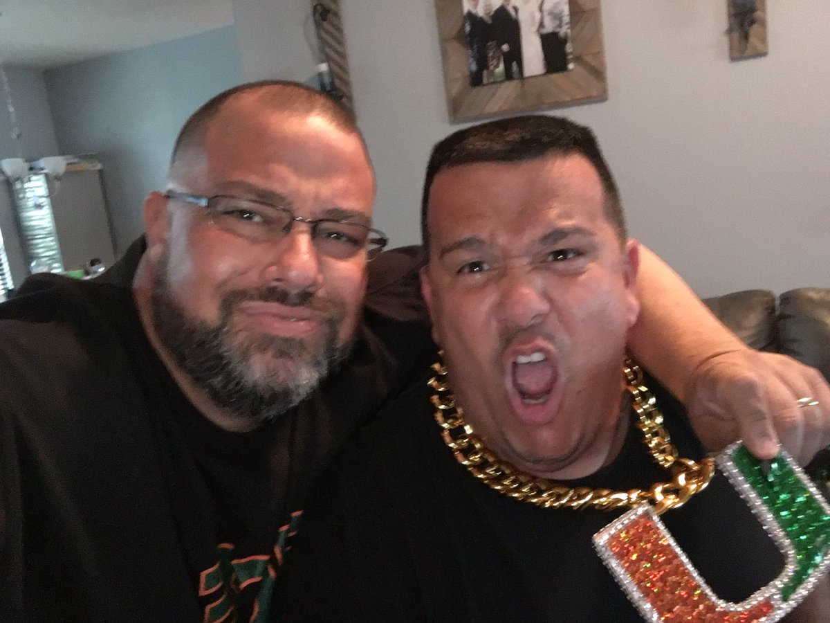 CutlerRidgeLAZ's tweet photo. MIAMI FOOTBALL BABY!!!! WE NEVER LAY DOWN IN MIAMI💯💯💯💯💯💯 #ChunkTime https://t.co/9wT2pkcI5H