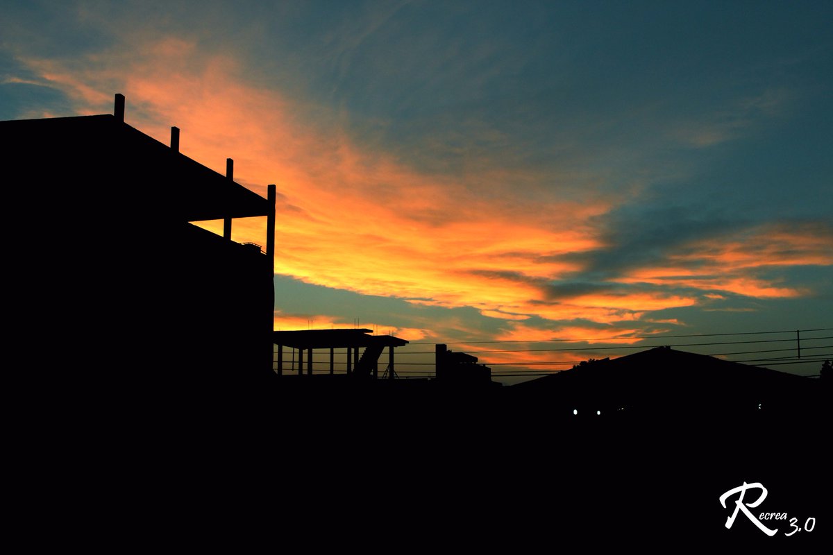 3Recrea's tweet photo. Un bello atardecer.
Fotografía: Ada Luz
#recrea3.0 #3recrea #fotografia #Atardecer https://t.co/MKSrxH8tsc