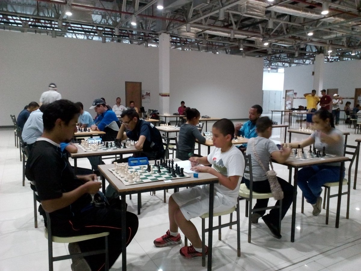 vilmavica's tweet photo. Mirando al Futuro. Nuestros hijos dando ejemplo @HectoRodriguez @salapsuvplaza @RodolfoSanzPSUV @ConElMAZ0DAND0 @NicolasMaduro @viccas123 https://t.co/uTlB5wX4m8