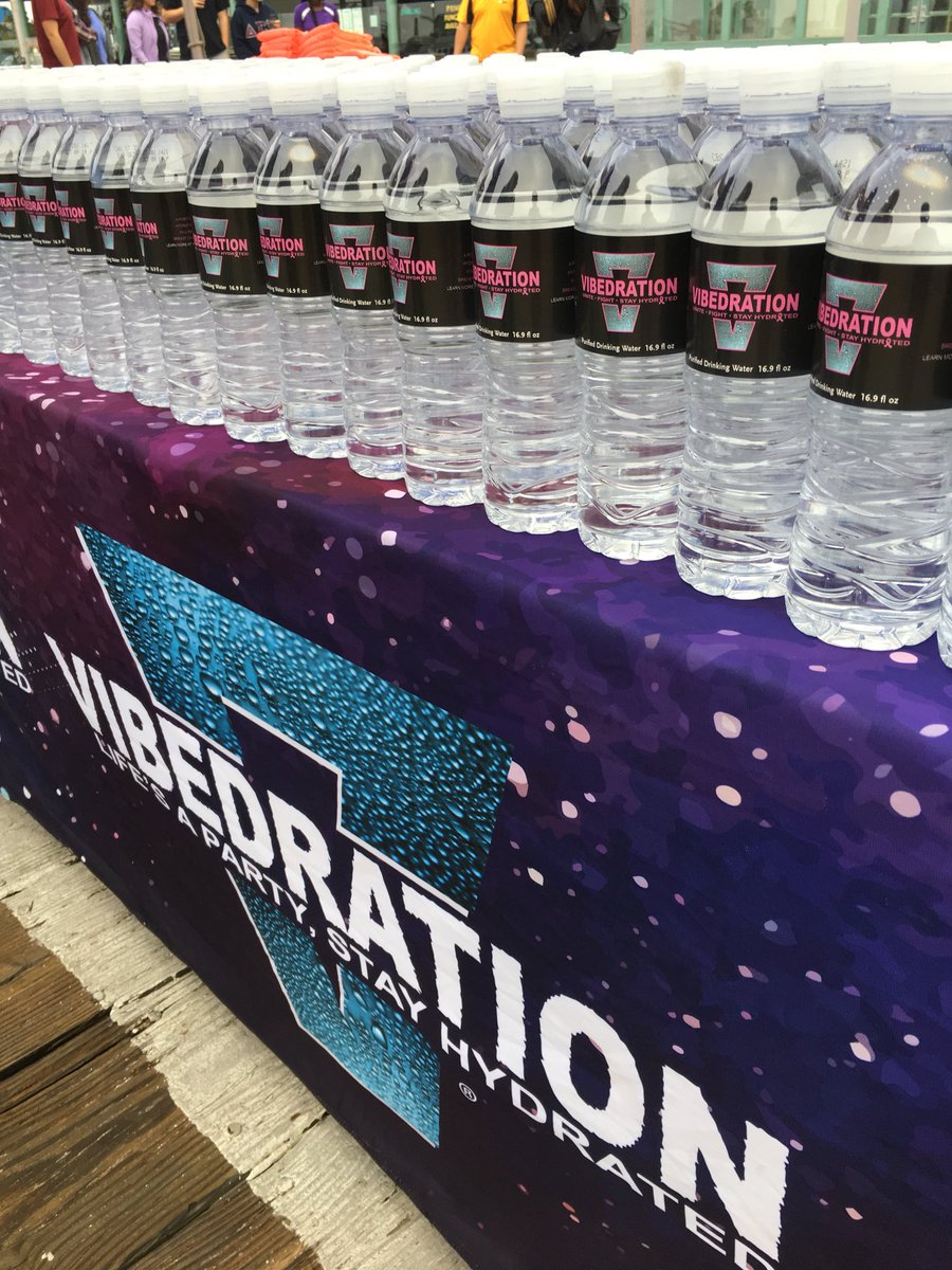 Vibedration's tweet image. Stop by our booth at the @MakingStridesLA Breast Cancer Walk for some water! #UniteFightStayHydrated💦 #Vibedration