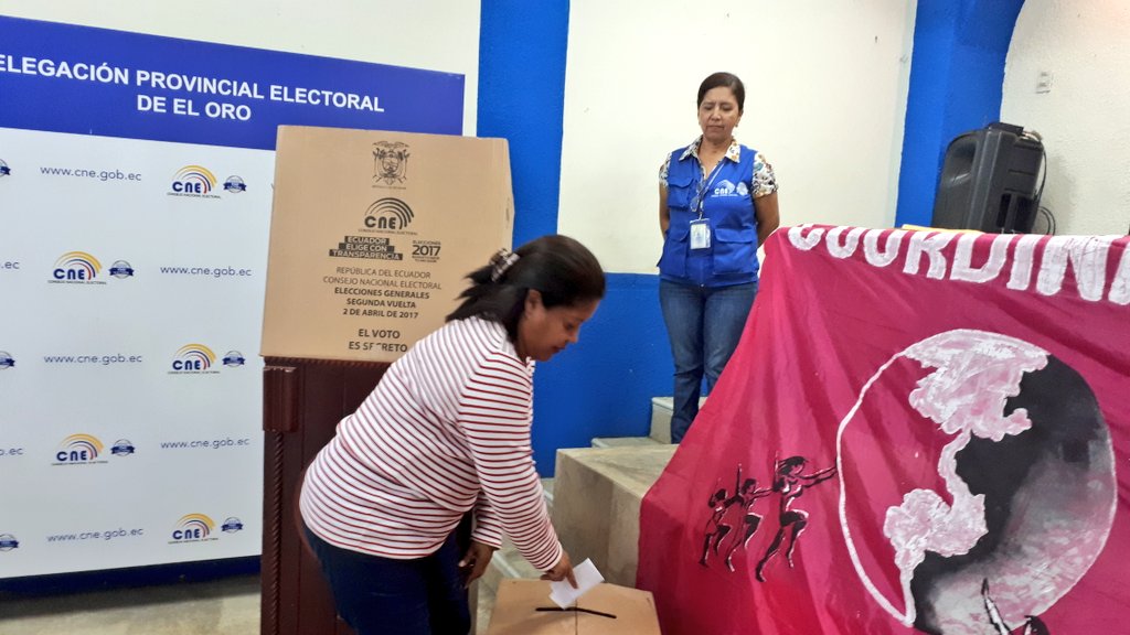 CNE_ElOro's tweet photo. AHORA Servidores electorales aportan en el fortalecimiento de la democracia, Elecciones de la Coordinadora Política de Mujeres Ecuatorianas https://t.co/LrlmwTMRk6