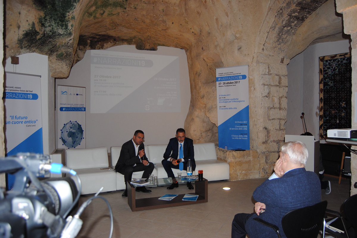 GiuntaBas's tweet photo. Il Presidente @marcepittella chiude la due giorni di @narrazioni19. #Mater2019 #Basilicata
https://t.co/dMhpCUI0EM https://t.co/ydNgD17ynO