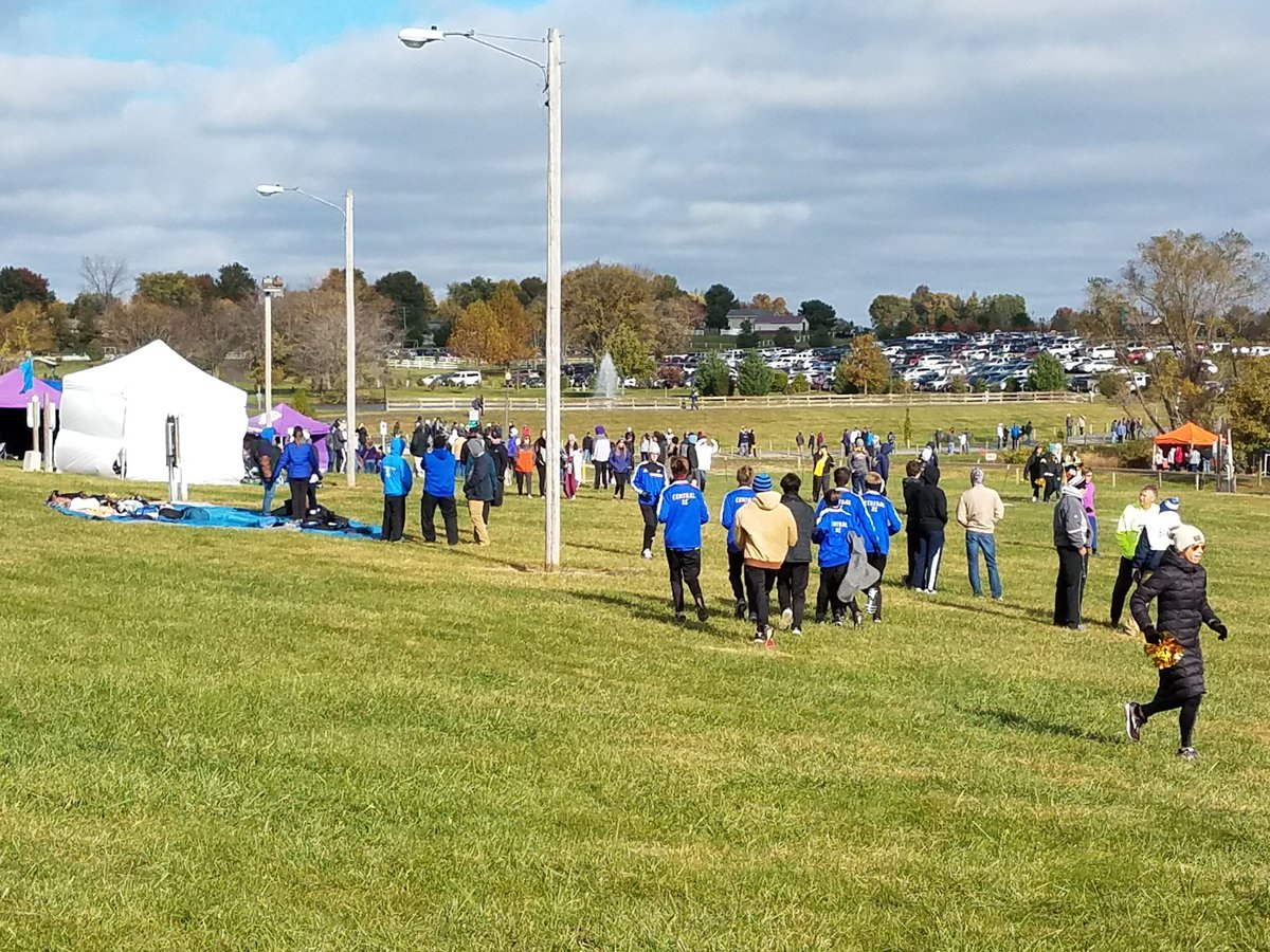 ericholm5's tweet photo. Great day for XC sectional at Jesse James Park in Kearney! Truman all behind our own Staci Brigg's bid for State! #isdstrong https://t.co/vSnx6oUCxF