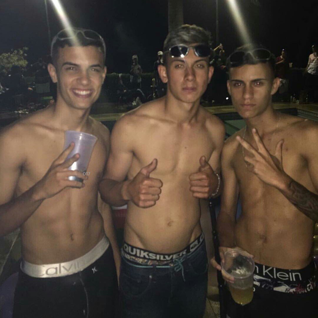 017alien's tweet photo. os mlk é brabo, pegou? curtiu https://t.co/etQ524lg1q