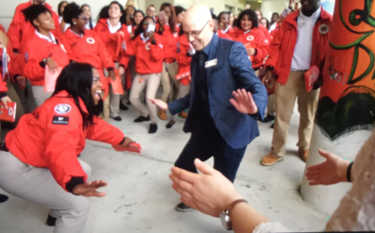 bradmeltzer's tweet photo. You can take the boy out of Miami...Love celebrating 10 yrs of @CityYearMiami at @NMSPIONEERS. @CityYear https://t.co/xSKPpH3mVI