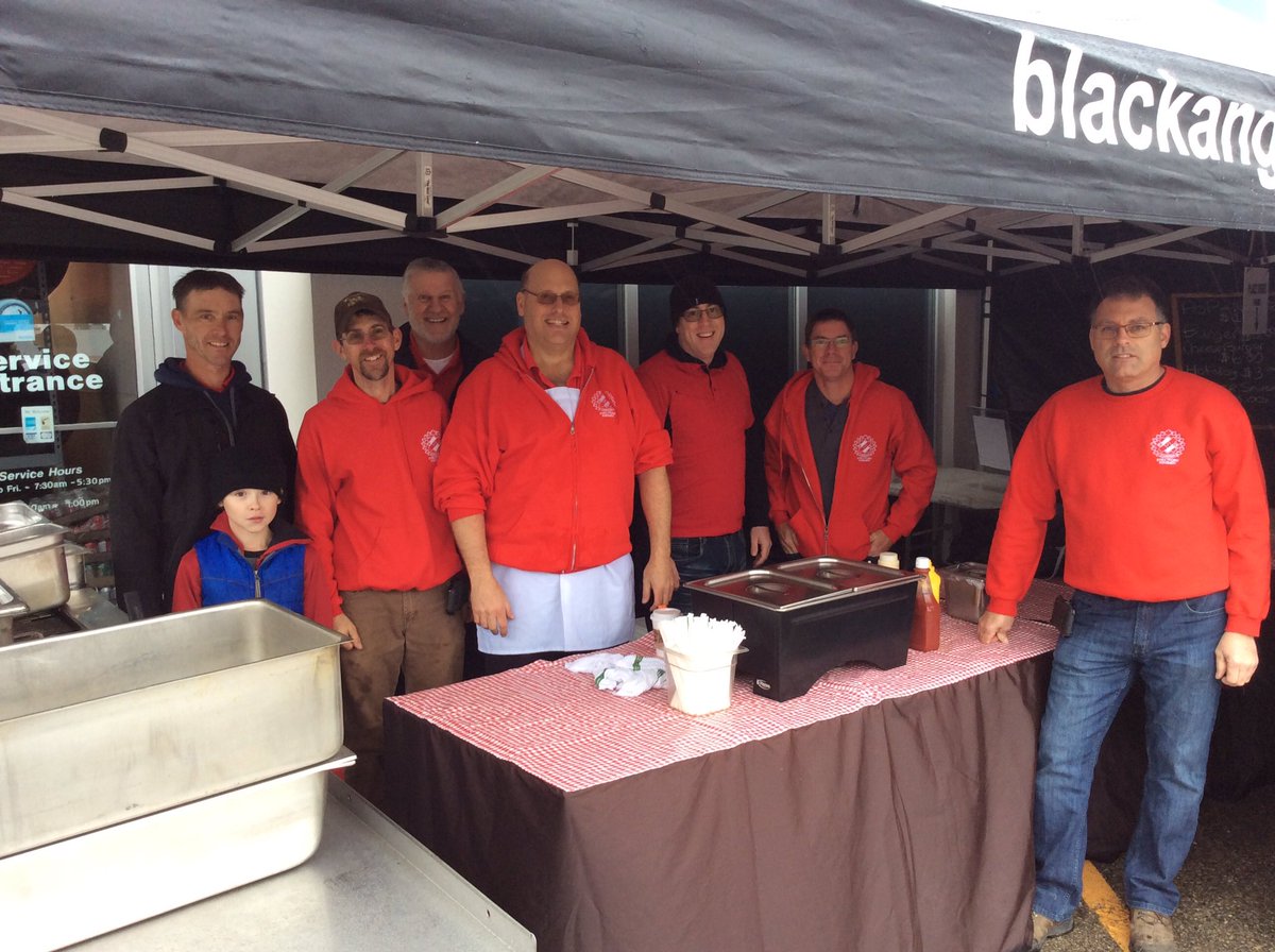 1071CJCS's tweet photo. Stop by Stratford Motor Products today for a BBQ in support of the Kinsmen Club of #StratfordON Burgers, Hot Dogs, Sausages ... #comewarmup https://t.co/5FfQKpBDe1