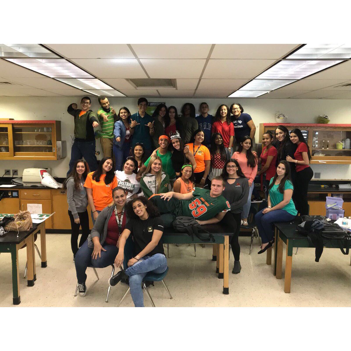 McArthurLIA's tweet photo. Latinos In Action at Mustang Fest! ๐๐ #McaLIA #famiLIA @latinosinacti0n @McArthur_HS https://t.co/HBJjRfH2TW