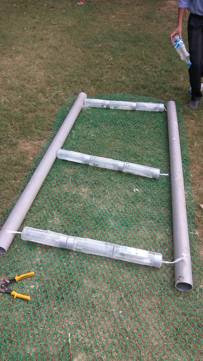 IndiaEvolves's tweet image. Making skeleton for #island @ #hauzkhas #lake 28/10/17
#water #pollution #MyCleanIndia #Delhi #delhipollution #SwachhBharat #SwachhataHiSeva
