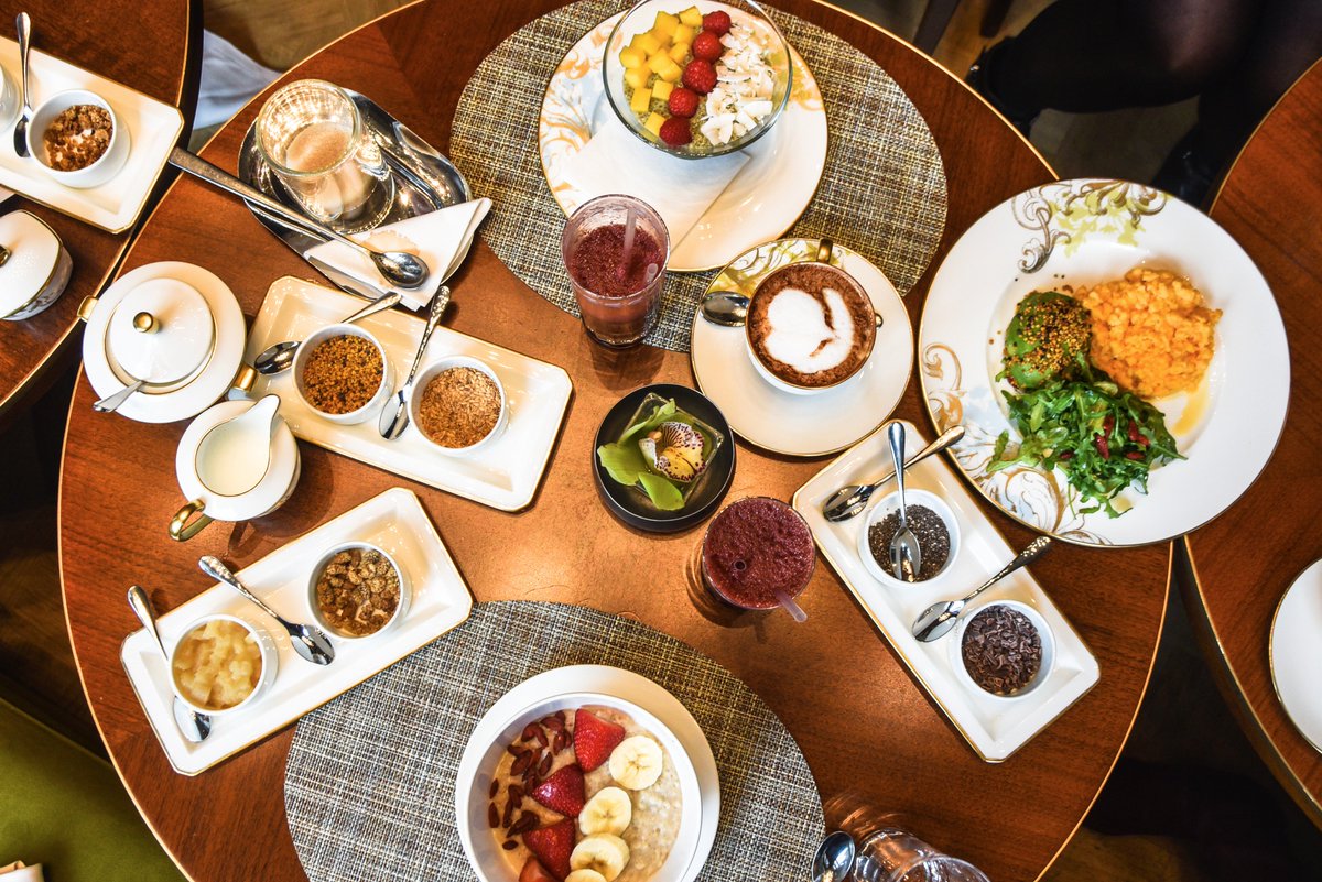 SilverSpoonLDN's tweet photo. Healthy bowls at @MO_LONDON thank you so much to everyone for coming!! #bloggerbreakfast https://t.co/hlZOskHAJA