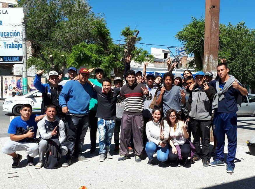 ChubutPrimero1's tweet photo. #ChubutPrimero Continúa con una intensa  limpieza de cartelería electoral en la ciudad de #Trelew
@TWAMaderna https://t.co/speAi9tlCy