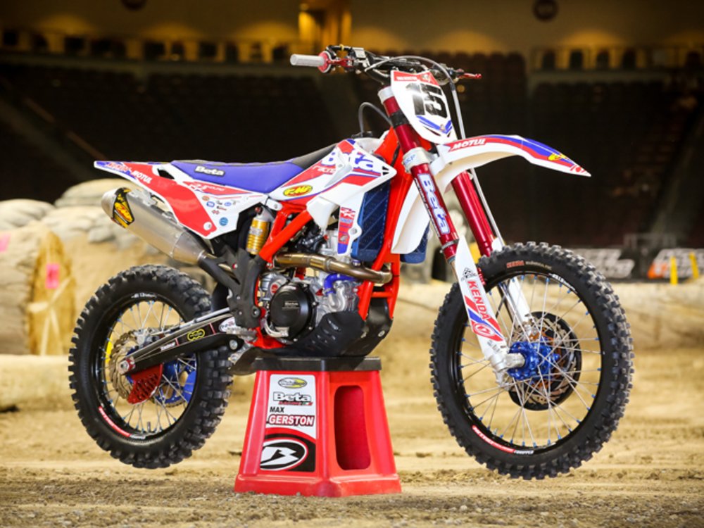 DirtRiderMag's tweet photo. Check out the #BetaUSA 350 RR ridden by the Cowboy of #EnduroCross, Max Gerston 👉 https://t.co/qNkvN7i8lV https://t.co/1pK37ZYoD8